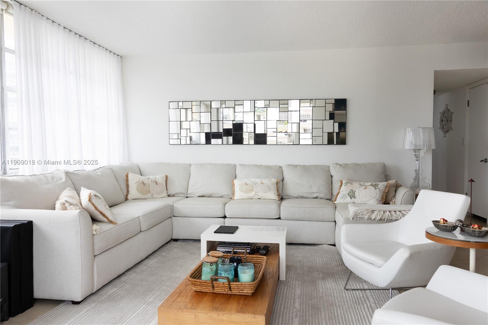 IMPERIAL TOWERS CONDO - Residential