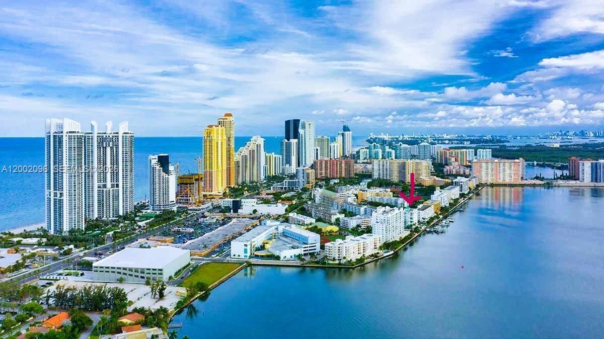 LE MONTCALM CONDO - Residential