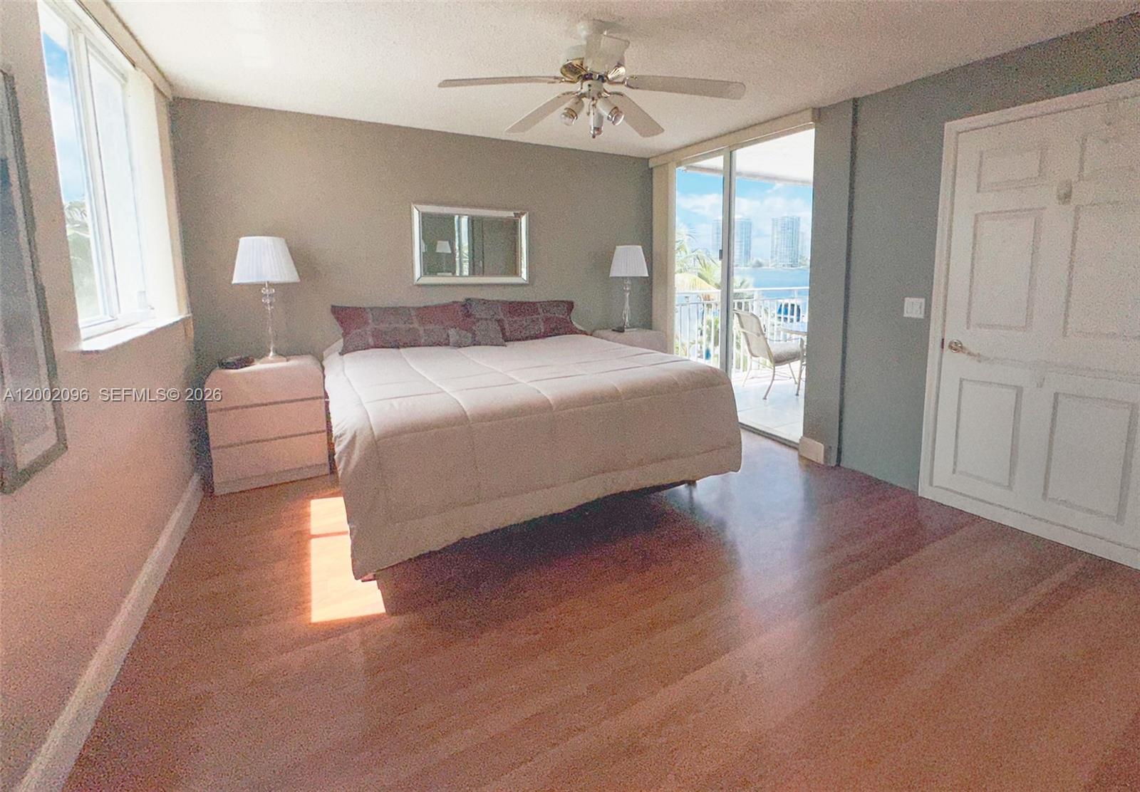 LE MONTCALM CONDO - Residential