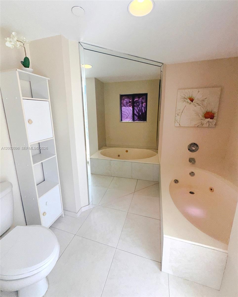 LE MONTCALM CONDO - Residential