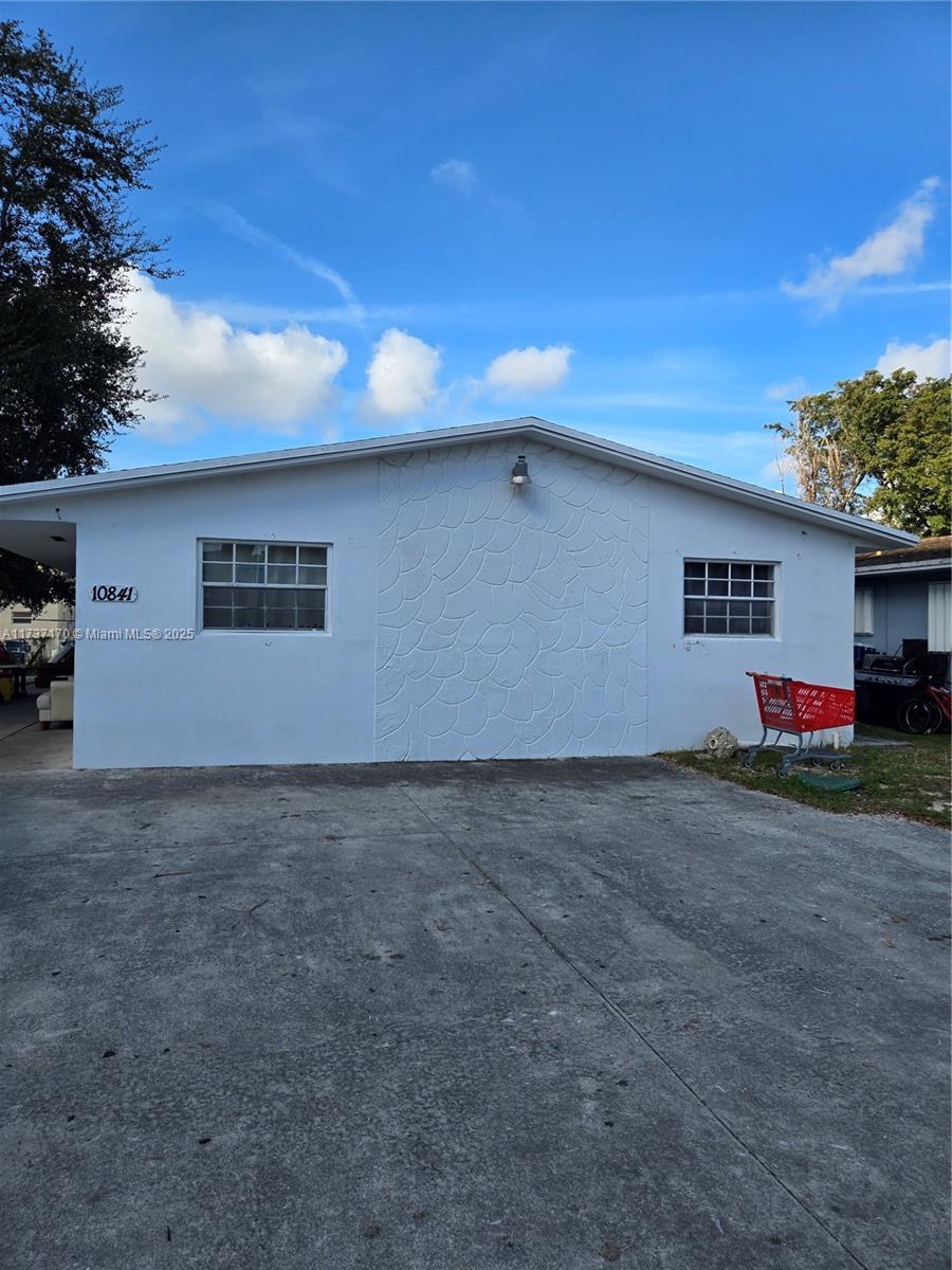 10841 Sw 7th St 3, Sweetwater, Miami-Dade County, Florida - 2 Bedrooms  
1 Bathrooms - 