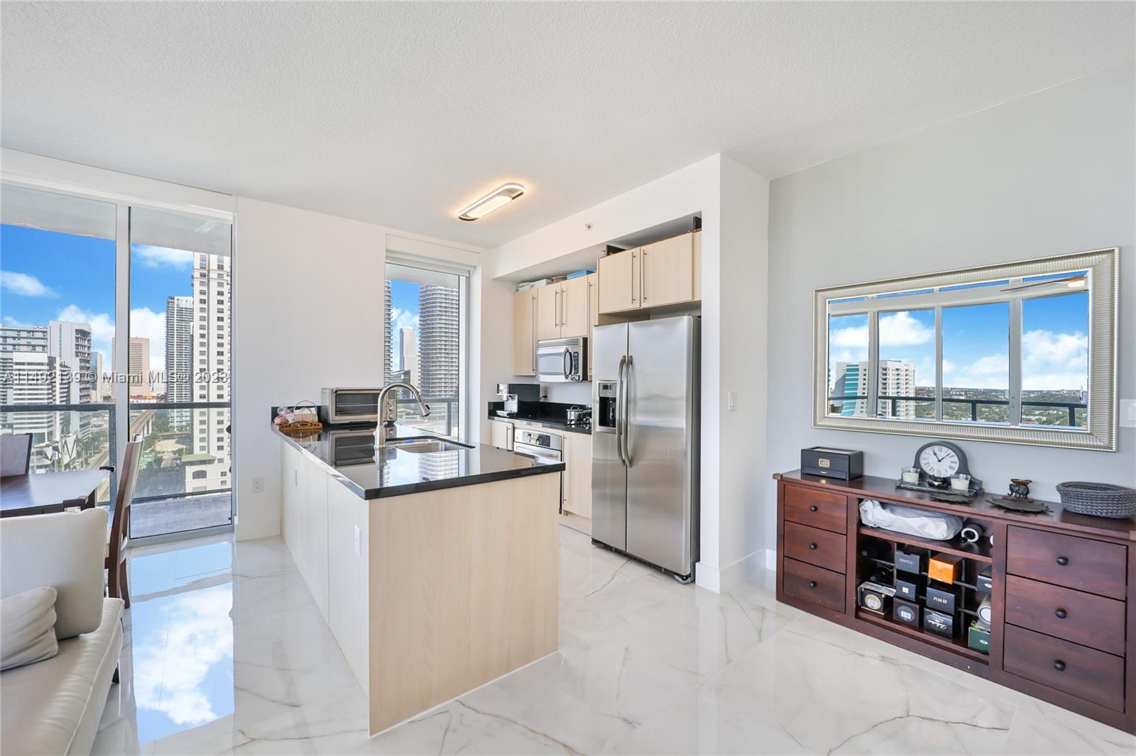THE AXIS ON BRICKELL COND - Residential
