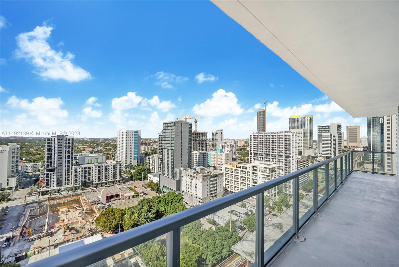 THE AXIS ON BRICKELL COND - Residential