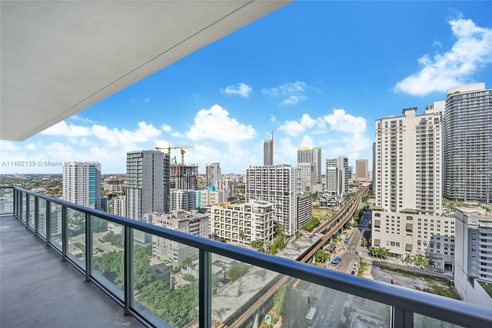 THE AXIS ON BRICKELL COND - Residential