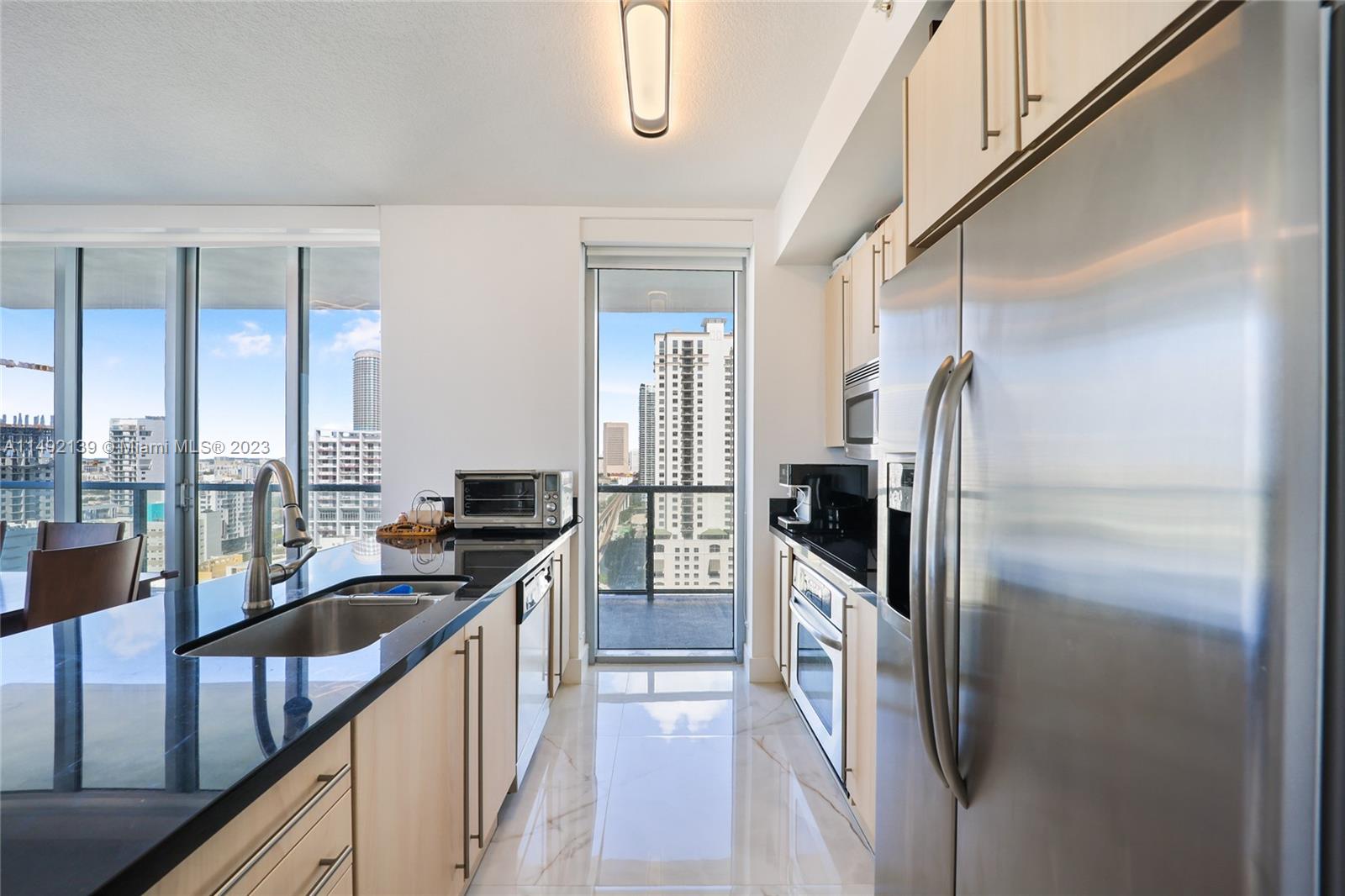 THE AXIS ON BRICKELL COND - Residential