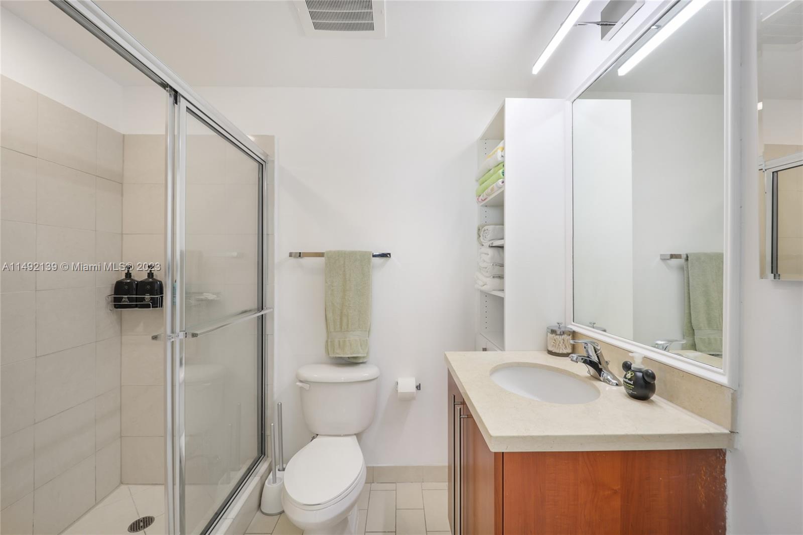 THE AXIS ON BRICKELL COND - Residential