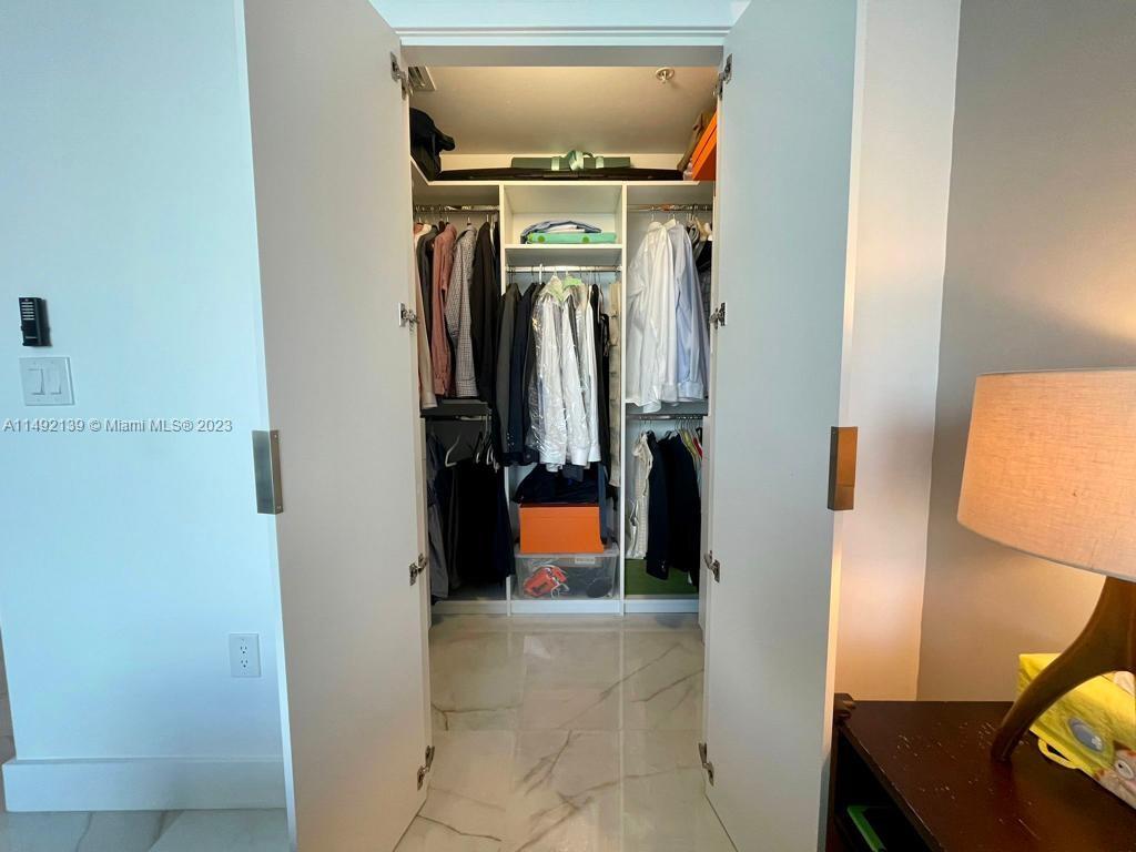 THE AXIS ON BRICKELL COND - Residential