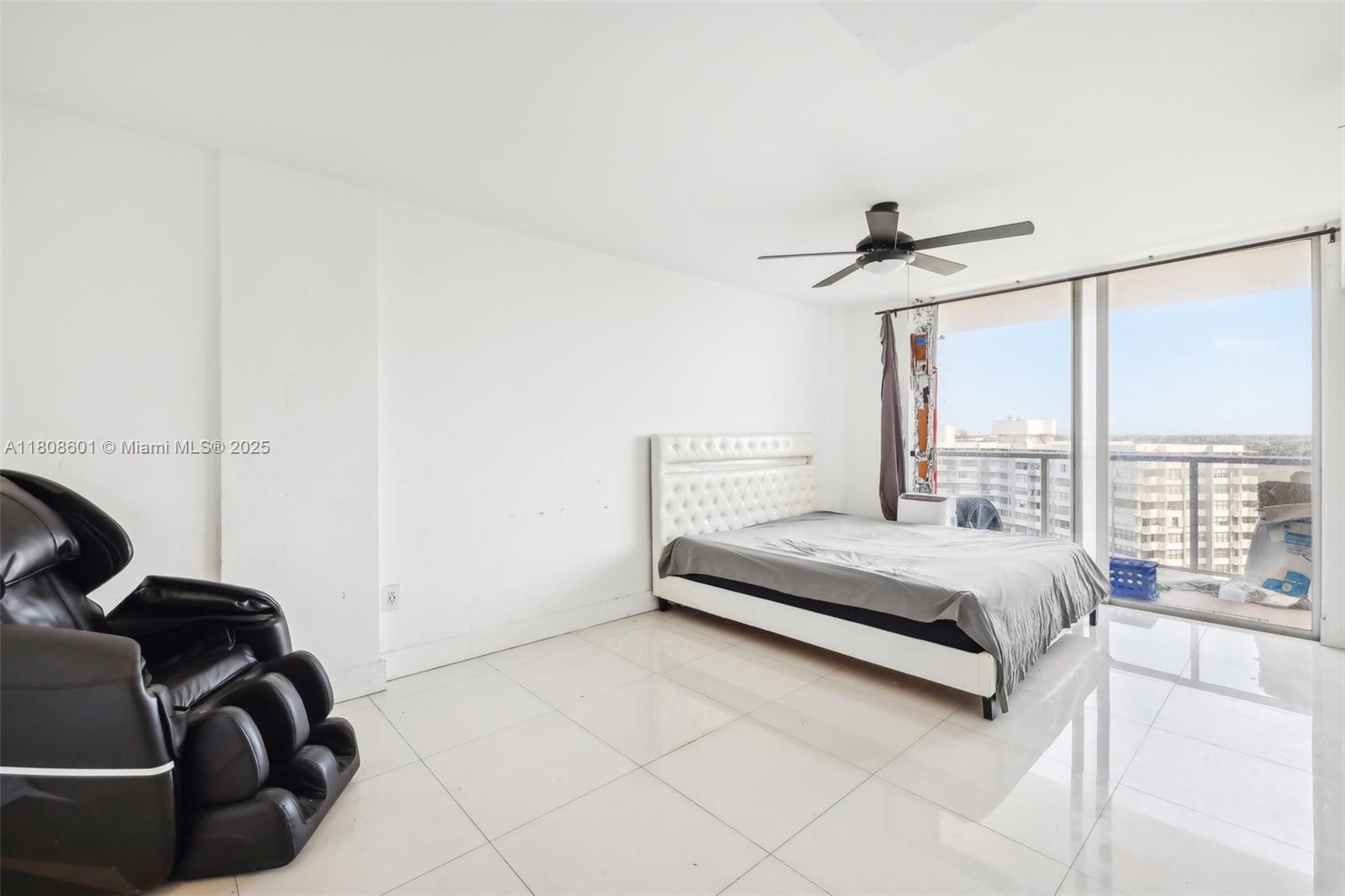 BUCKLEY TOWERS CONDO - WE - Residential