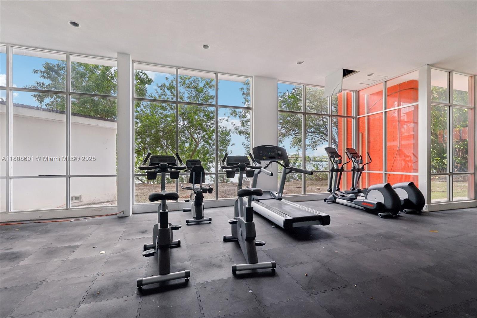 BUCKLEY TOWERS CONDO - WE - Residential