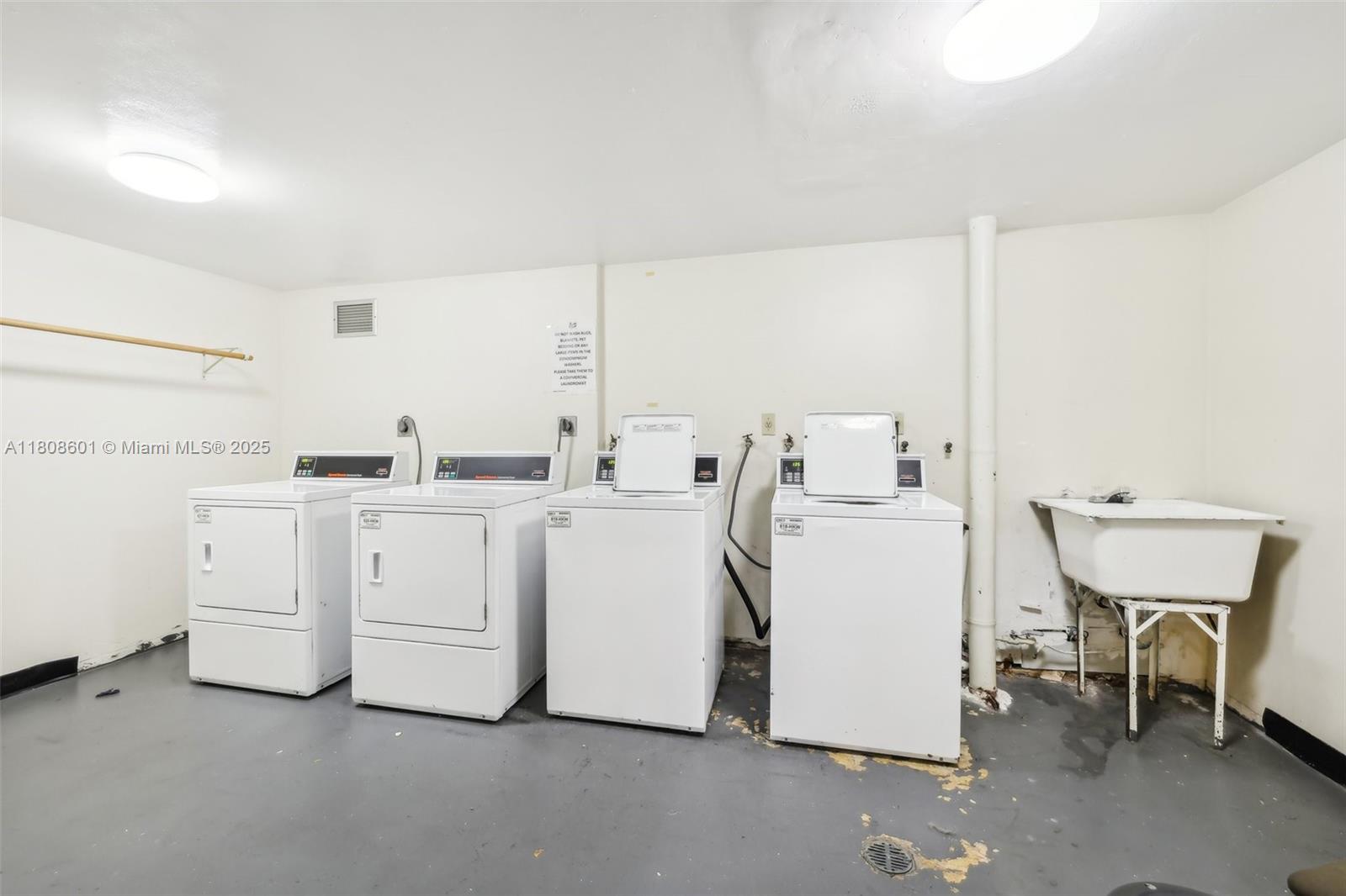 BUCKLEY TOWERS CONDO - WE - Residential