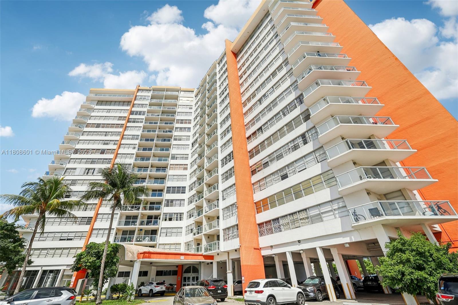 1351 Ne Miami Gardens Dr 1111E, Miami, Broward County, Florida - 2 Bedrooms  
1 Bathrooms - 