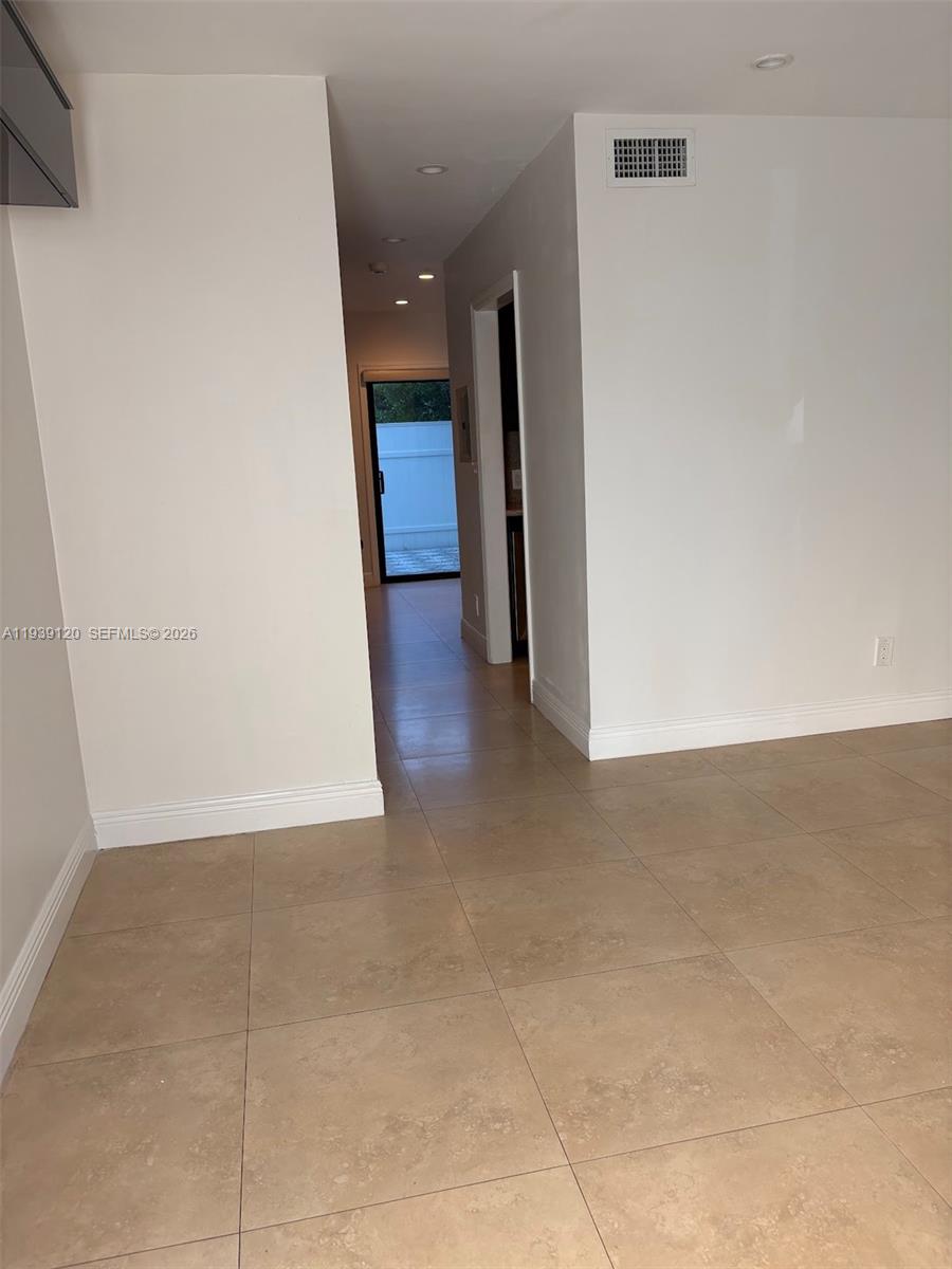 5555 SW Ludlam Rd 105