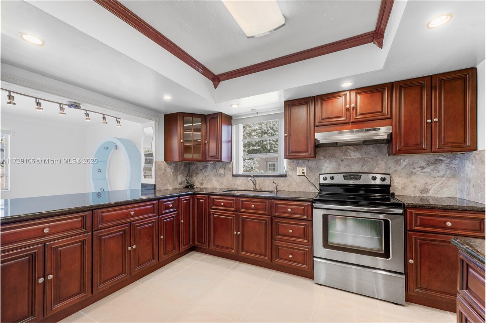 PASADENA LAKES - Residential