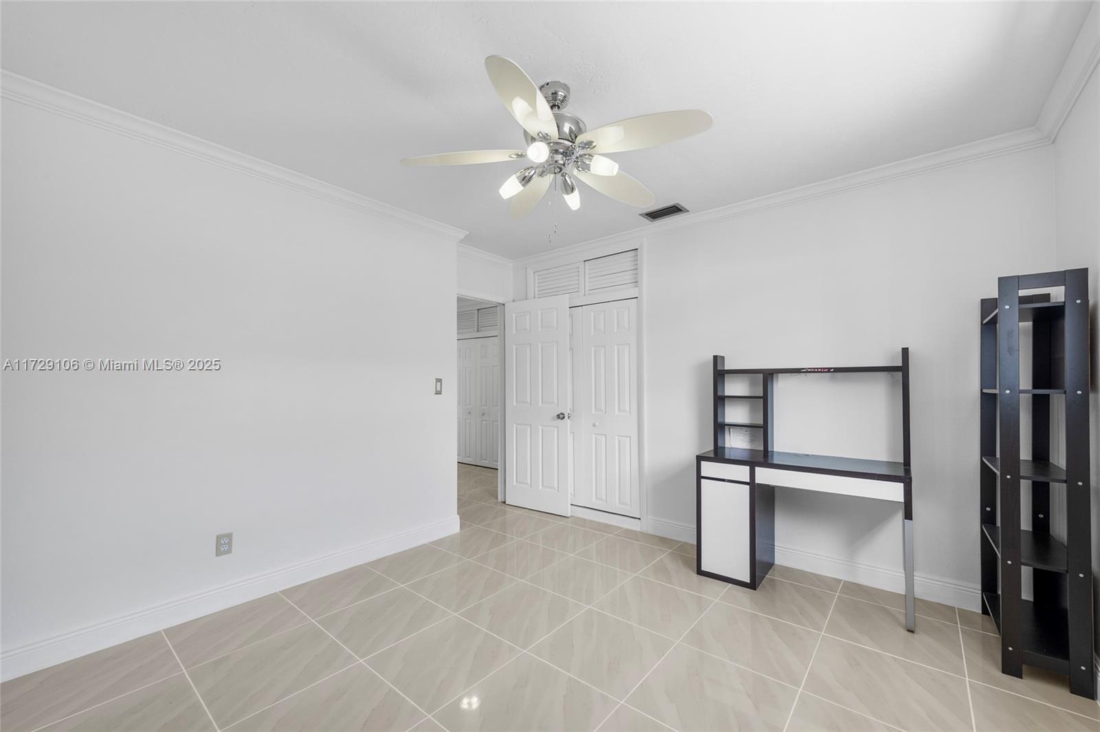 PASADENA LAKES - Residential