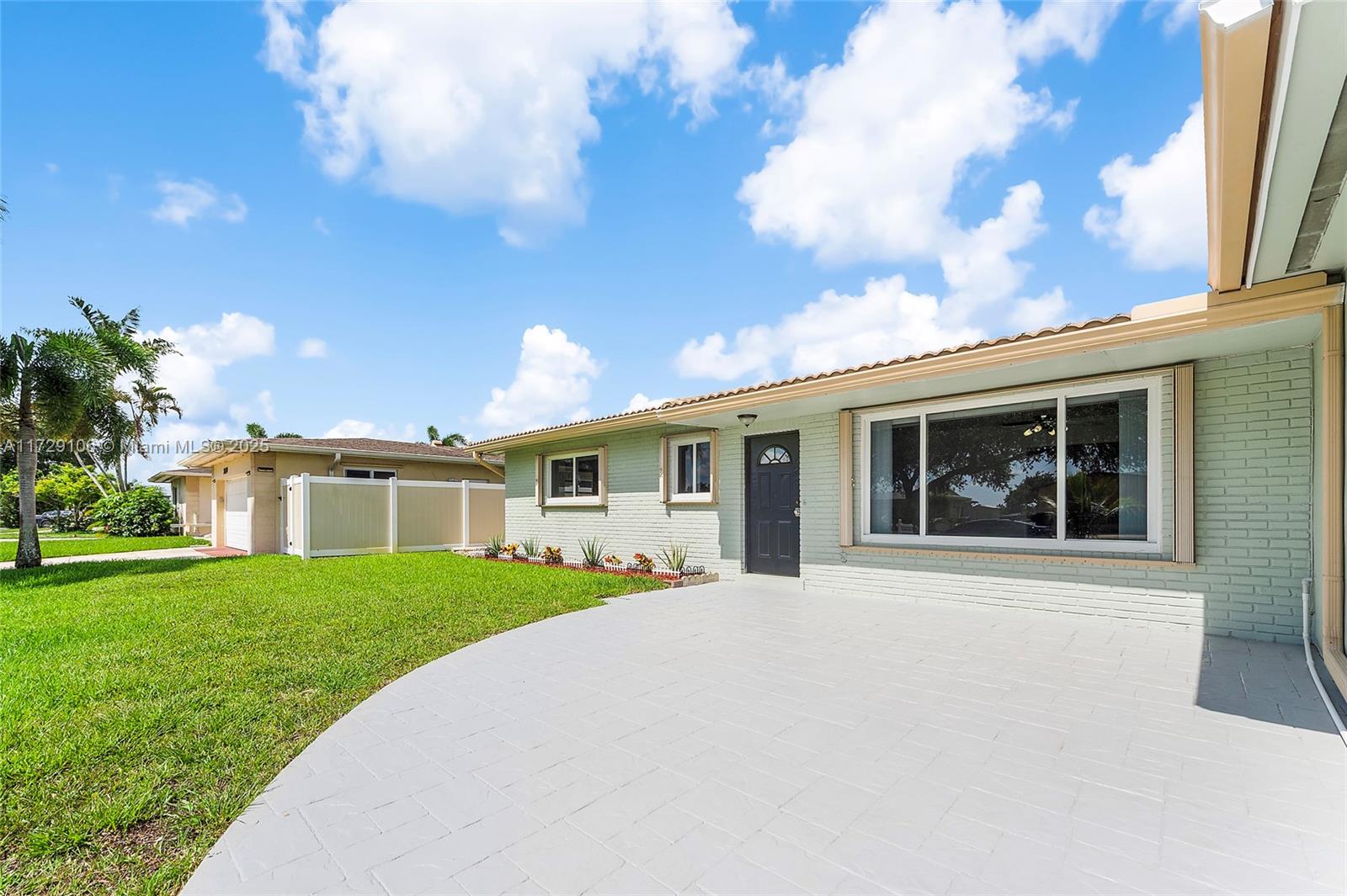 2070 NW 84th Ter