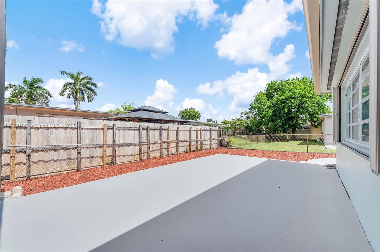 PASADENA LAKES - Residential