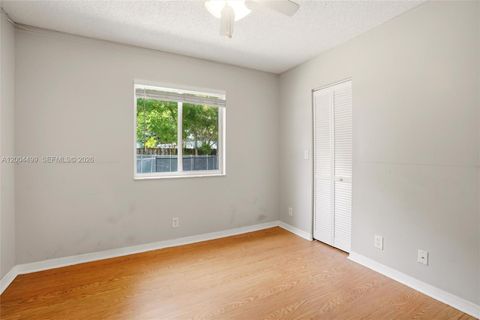 Tiny photo for 1414 E Harmony Lake Cir, Davie, FL 33324 (MLS # A12004499)