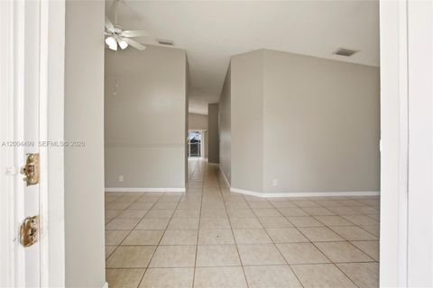 Tiny photo for 1414 E Harmony Lake Cir, Davie, FL 33324 (MLS # A12004499)