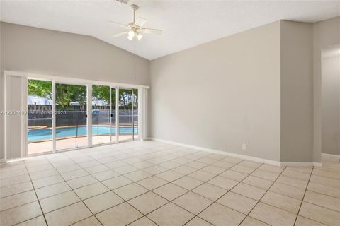 Tiny photo for 1414 E Harmony Lake Cir, Davie, FL 33324 (MLS # A12004499)