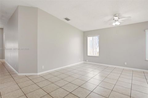Tiny photo for 1414 E Harmony Lake Cir, Davie, FL 33324 (MLS # A12004499)
