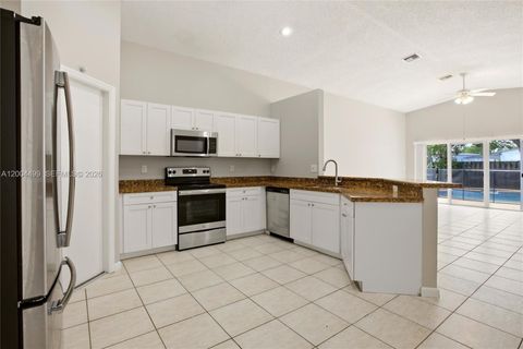 Tiny photo for 1414 E Harmony Lake Cir, Davie, FL 33324 (MLS # A12004499)