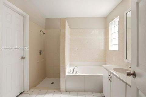 Tiny photo for 1414 E Harmony Lake Cir, Davie, FL 33324 (MLS # A12004499)