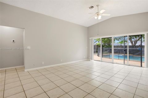 Tiny photo for 1414 E Harmony Lake Cir, Davie, FL 33324 (MLS # A12004499)