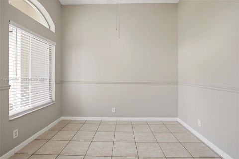 Tiny photo for 1414 E Harmony Lake Cir, Davie, FL 33324 (MLS # A12004499)