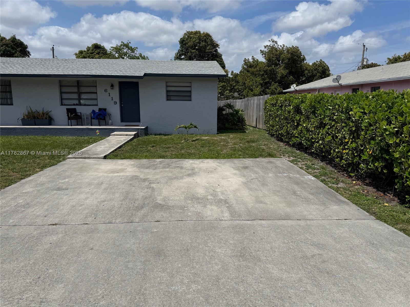 6119 SW 33rd St 6119