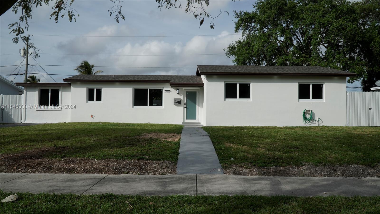 10511 Caribbean Blvd Blvd, Cutler Bay, Miami-Dade County, Florida - 4 Bedrooms  
2 Bathrooms - 