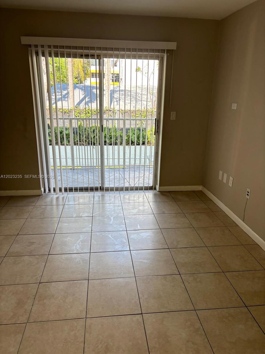 3050 S Dixie Hwy 203