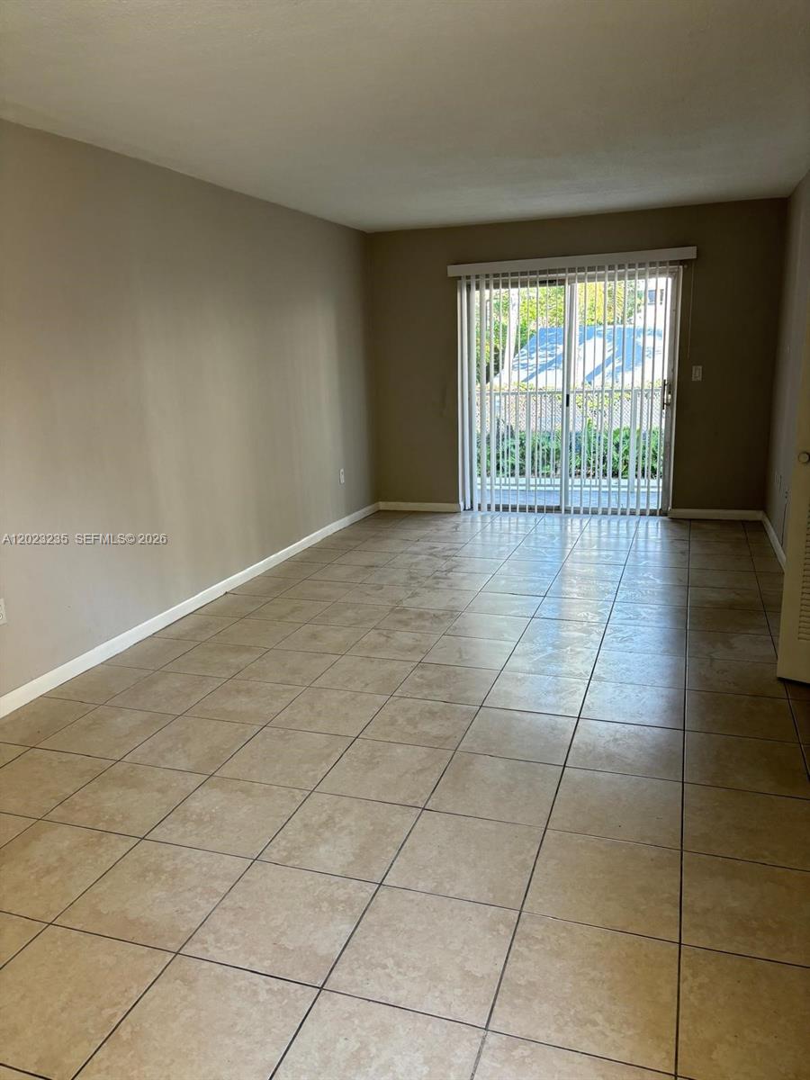 3050 S Dixie Hwy 203