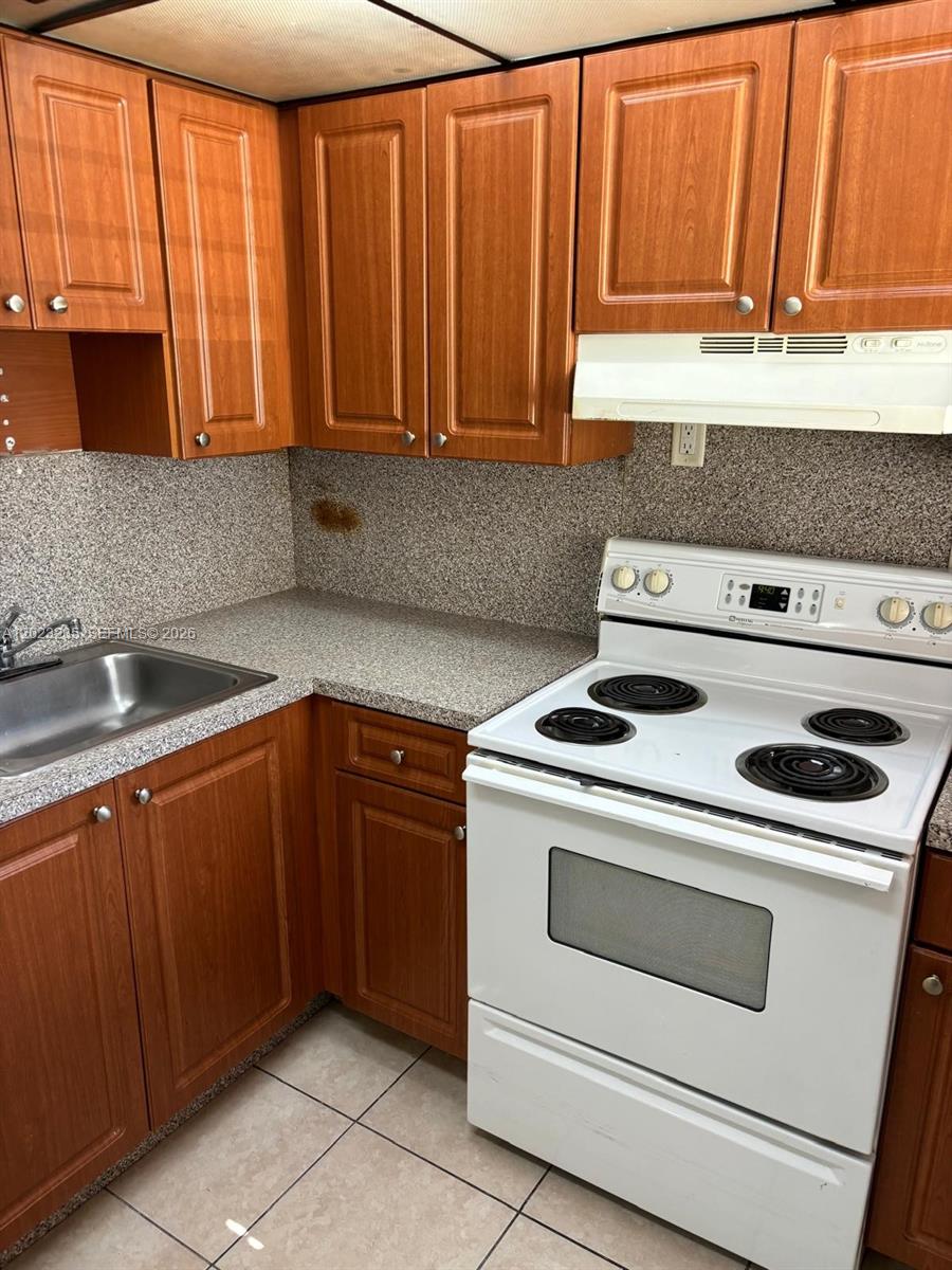 3050 S Dixie Hwy 203
