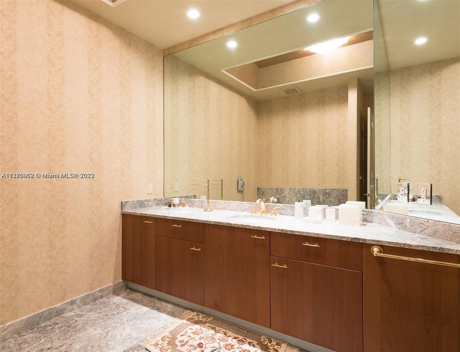 TURNBERRY OCEAN COLONY SO - Residential