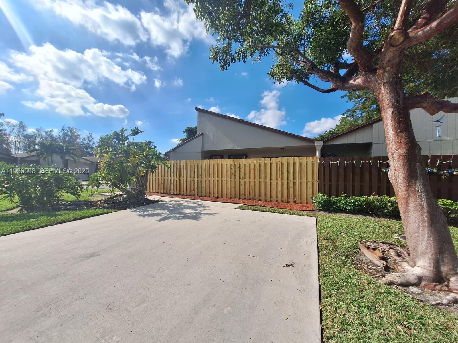 TIMBERWALK II SEC 4 - Residential Lease