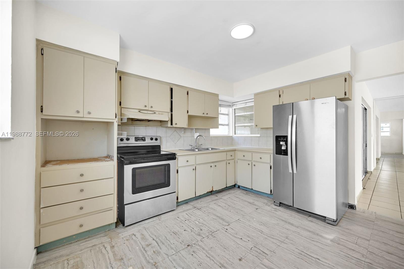 LAKE LAURENCE EST 1ST ADD - Residential