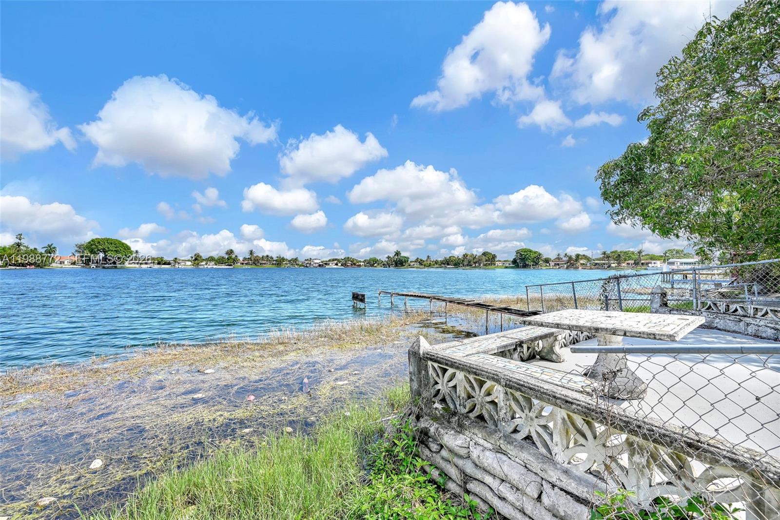 LAKE LAURENCE EST 1ST ADD - Residential