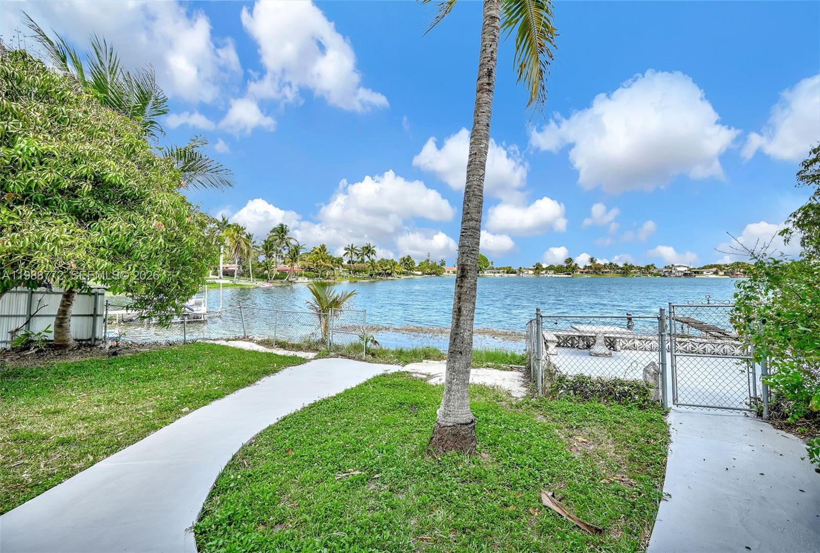 LAKE LAURENCE EST 1ST ADD - Residential