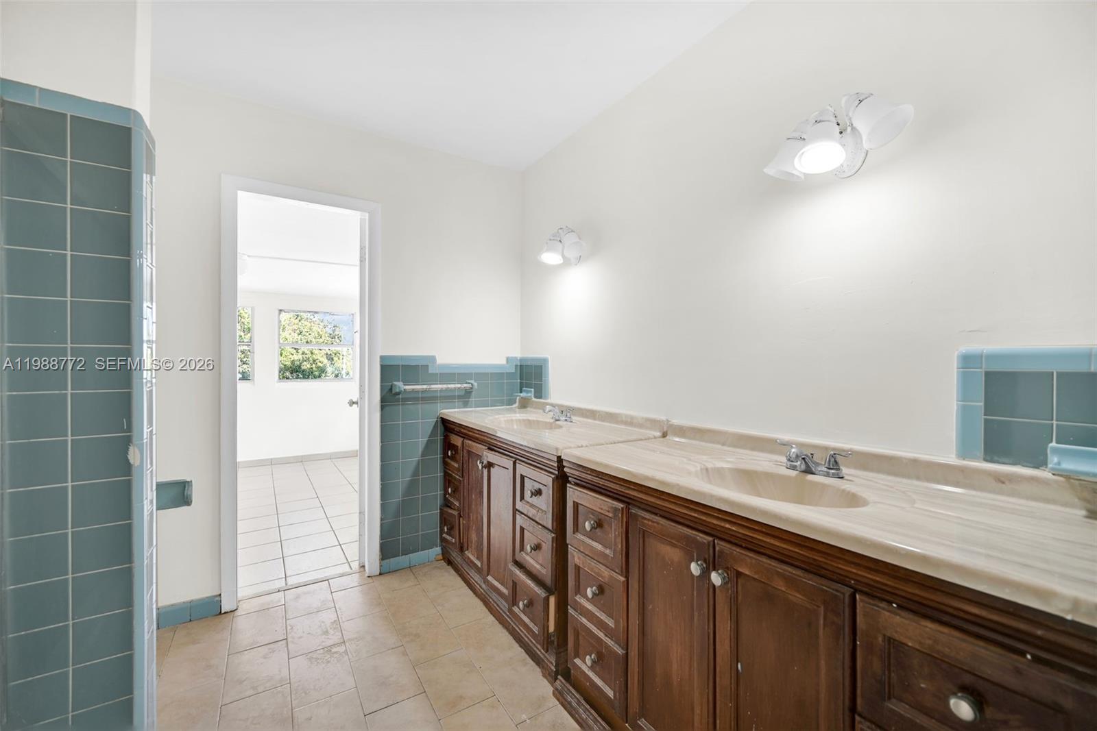 LAKE LAURENCE EST 1ST ADD - Residential