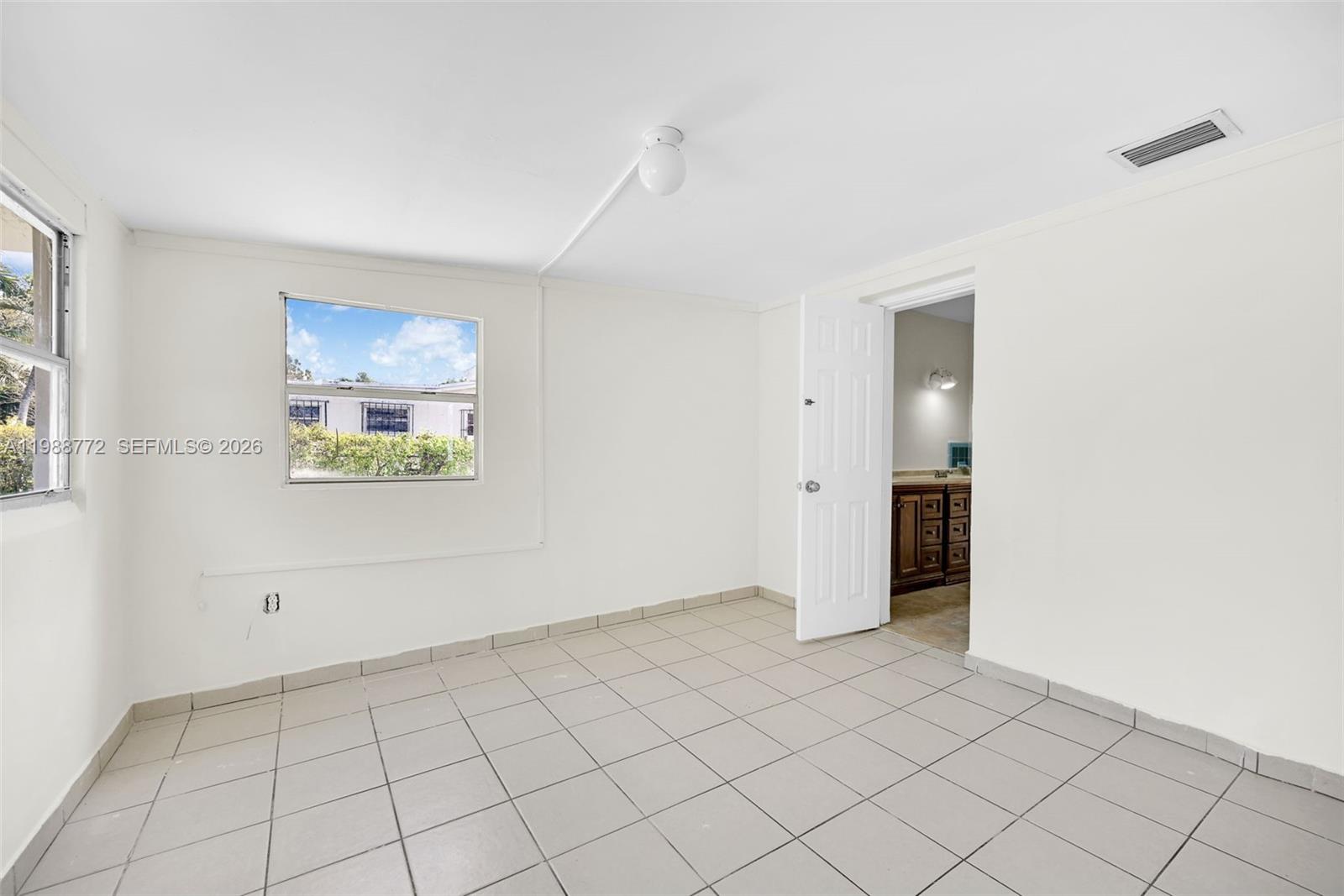 LAKE LAURENCE EST 1ST ADD - Residential