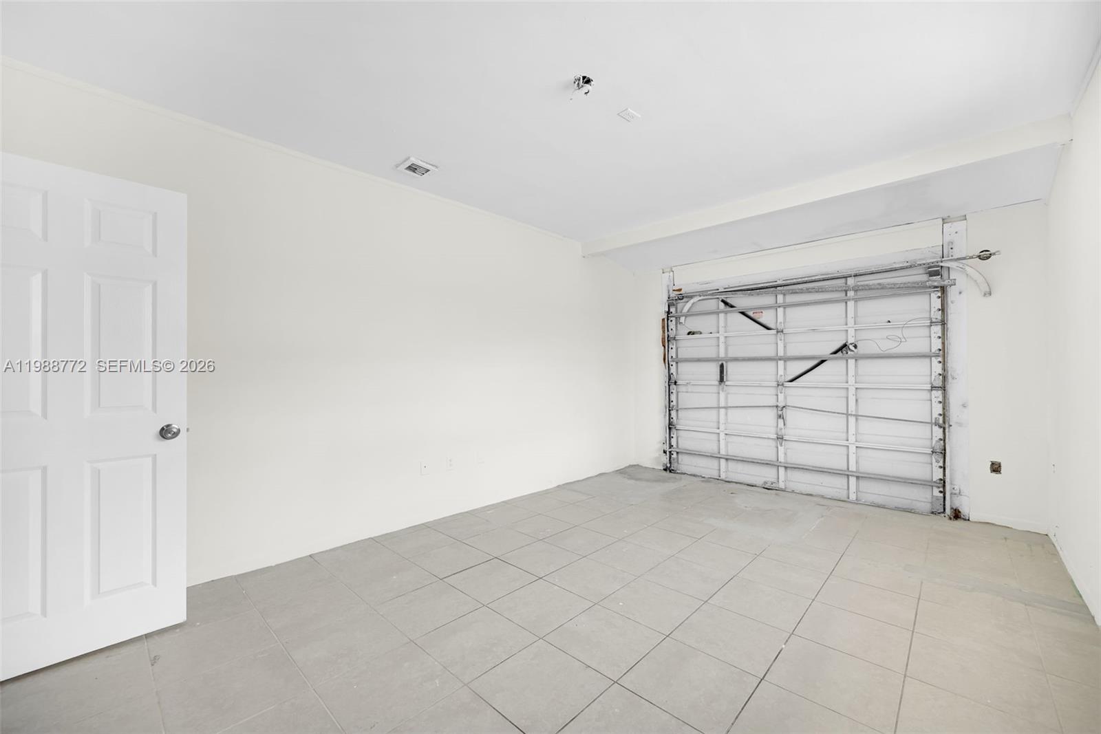 LAKE LAURENCE EST 1ST ADD - Residential