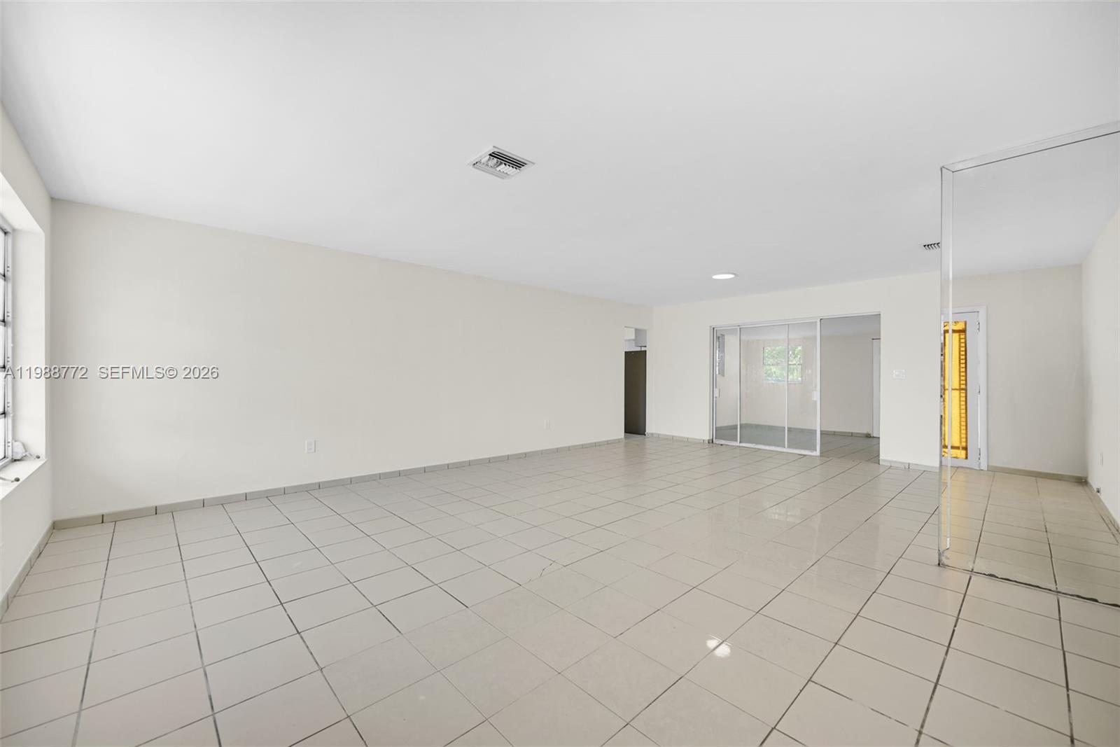 LAKE LAURENCE EST 1ST ADD - Residential