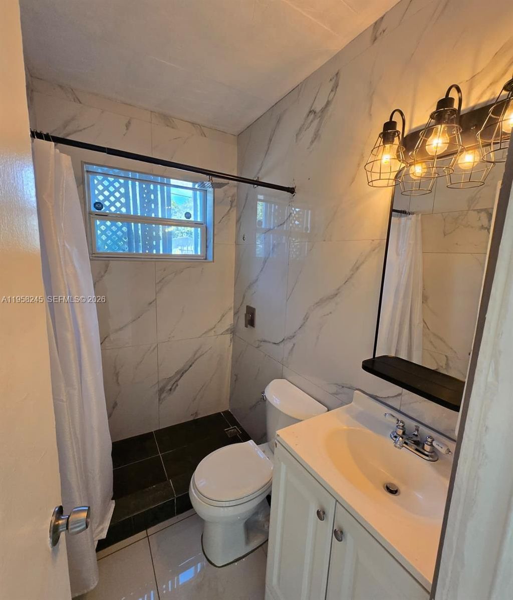 Photo of 426 NW 14th Ave #8, Fort Lauderdale, FL 33311 (MLS # A11958245)