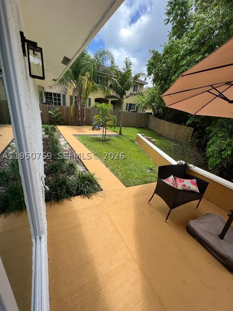6120 SW 19th St, North Lauderdale FL 33068
