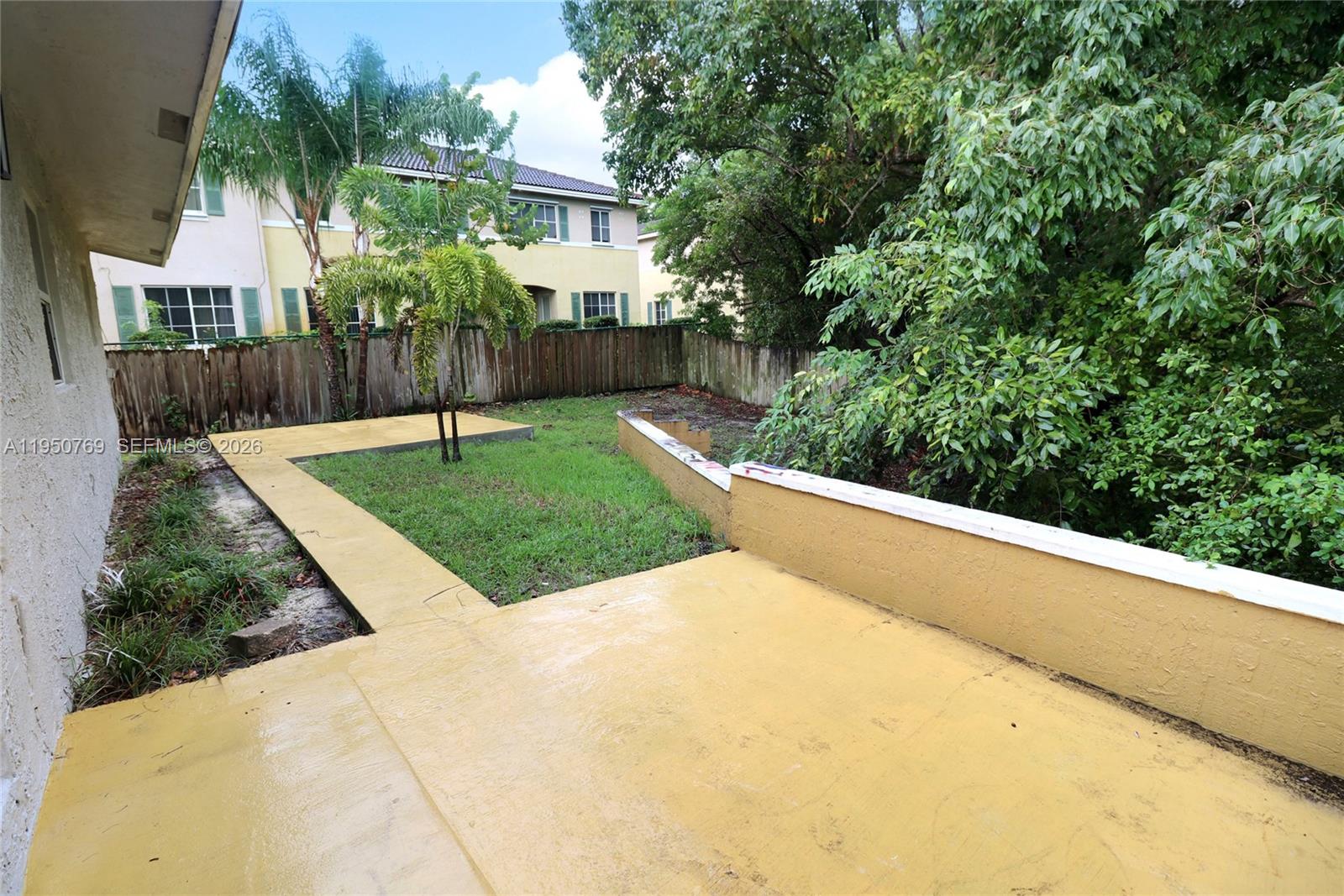 FORT LAUDERDALE TRUCK FAR - Residential