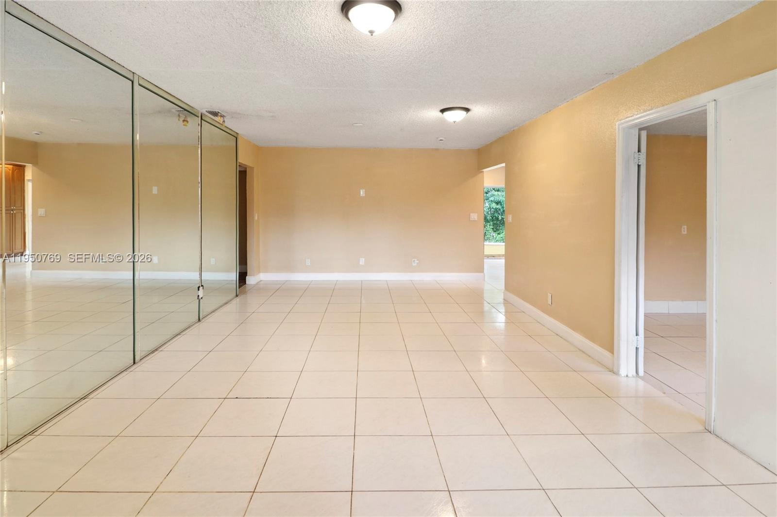 FORT LAUDERDALE TRUCK FAR - Residential