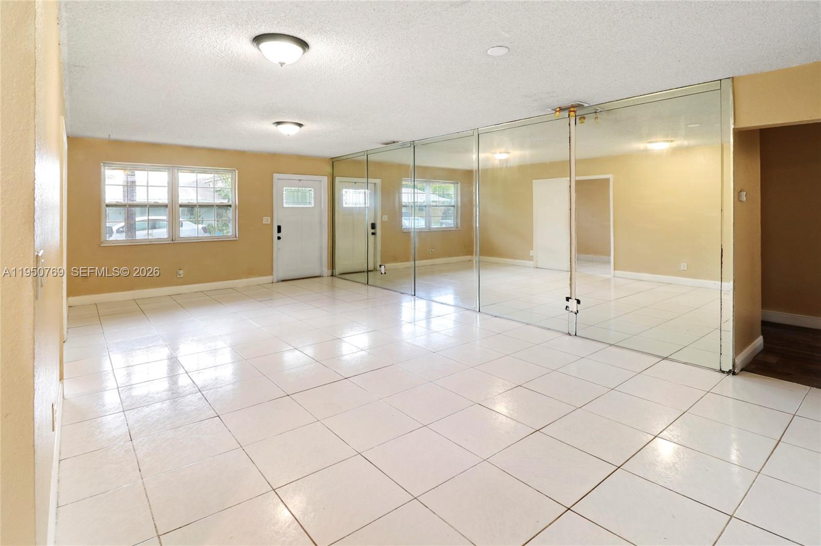 FORT LAUDERDALE TRUCK FAR - Residential