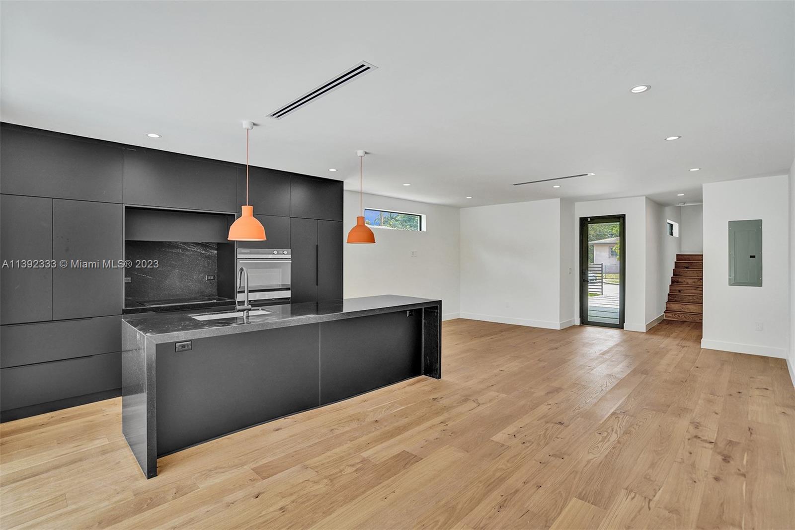 RAILWAY SHOPS ADDN 2ND AM - Residential Lease