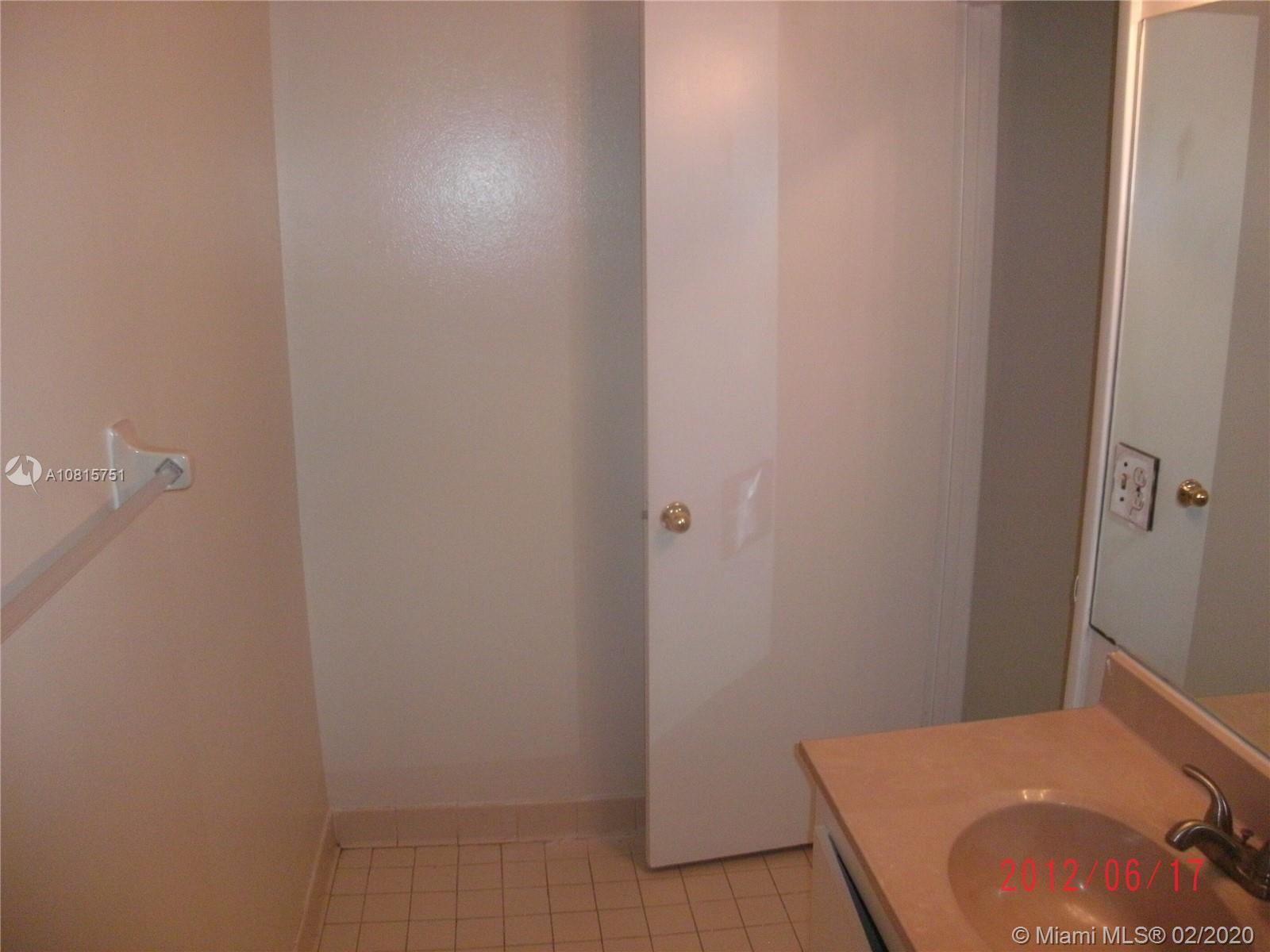 1338 White Pine Dr 9-D