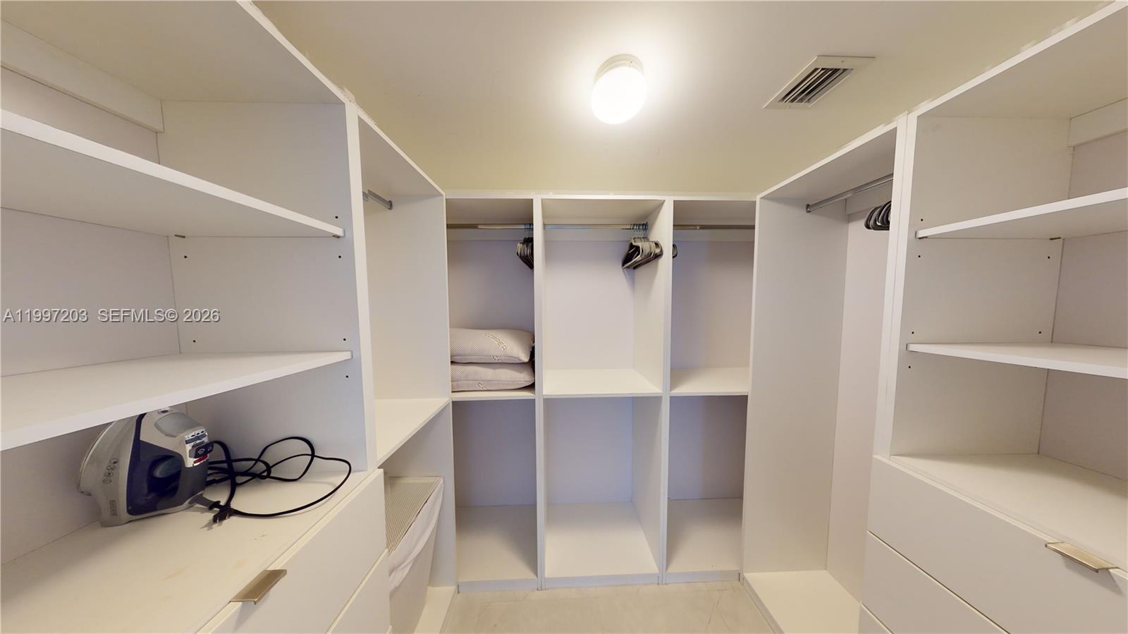 PARAISO BAY CONDO - Residential